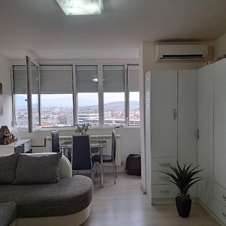 Apartman Sa Panoramom Kruševac Exteriör bild