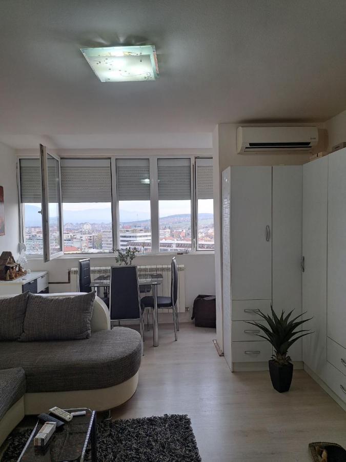 Apartman Sa Panoramom Kruševac Exteriör bild